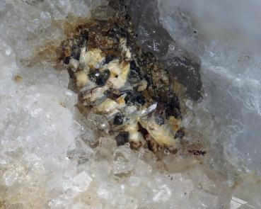 Hingganite-(Y)